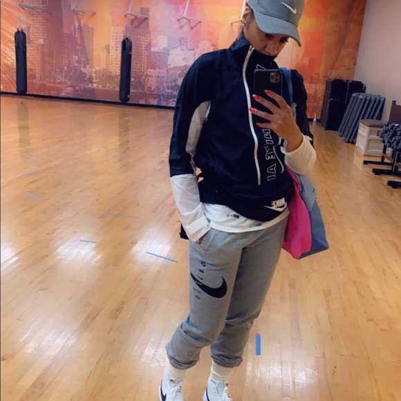 Meet your Posher, Erica - Picture 4 of 4